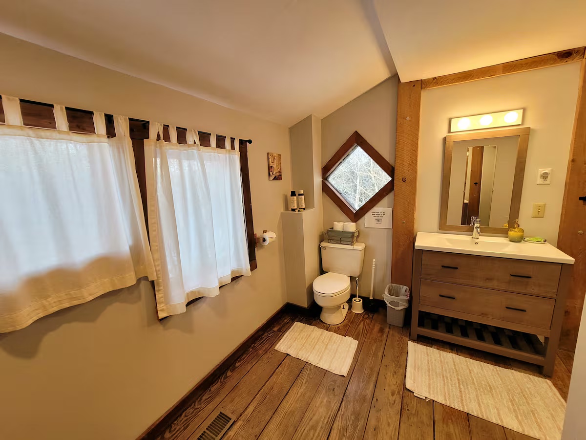 Bathrooms 1