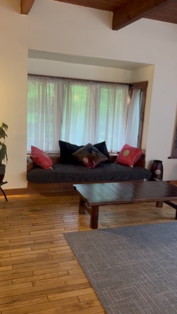 Meditation & fireplace sitting 10